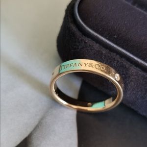 Tiffany logo 3diamond ring size9.5